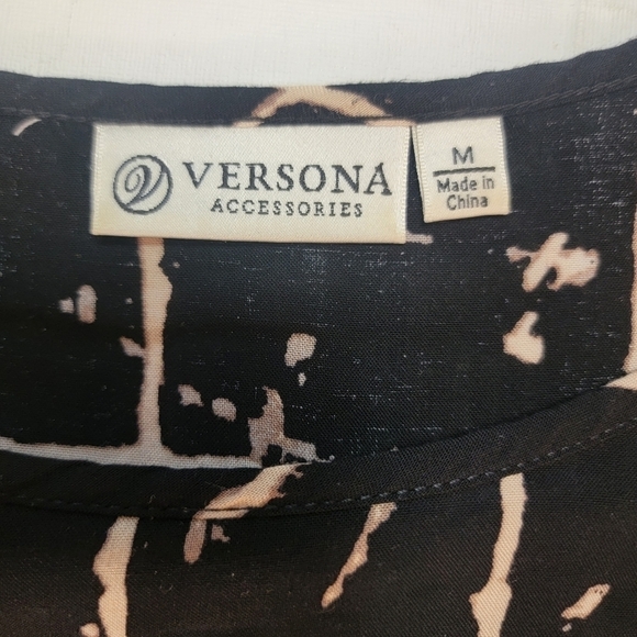 Versona size medium black cream lines with flaps in back. Long sleeve. - Picture 11 of 13